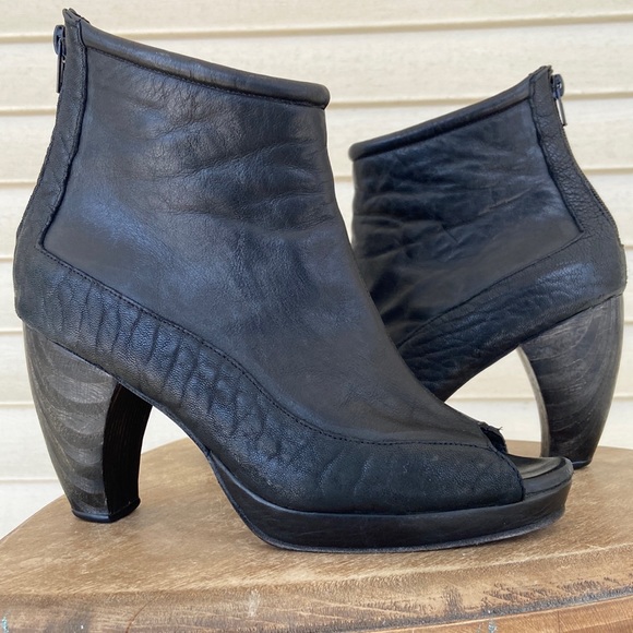 Calleen Cordero Shoes - Calleen Cordero Open Toe Black Leather Booties Women's Size 7